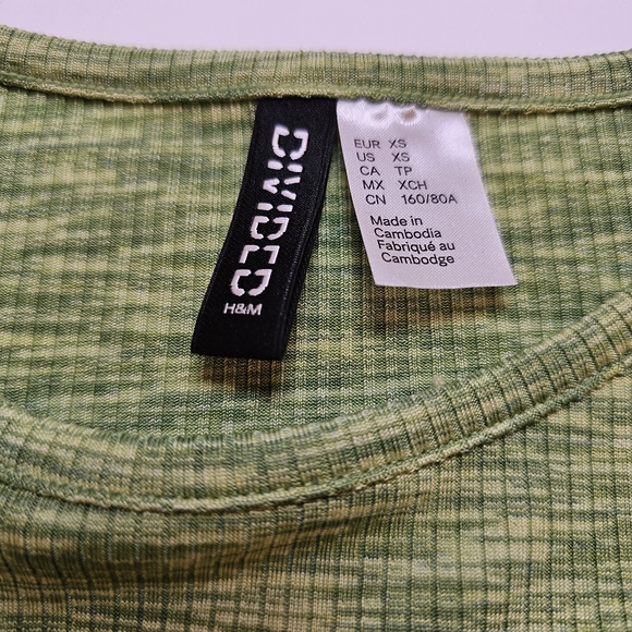 👍H&M Divided green ribbed stretch knit crop top sz XS US. Diagonal tie detail. - Picture 4 of 5
